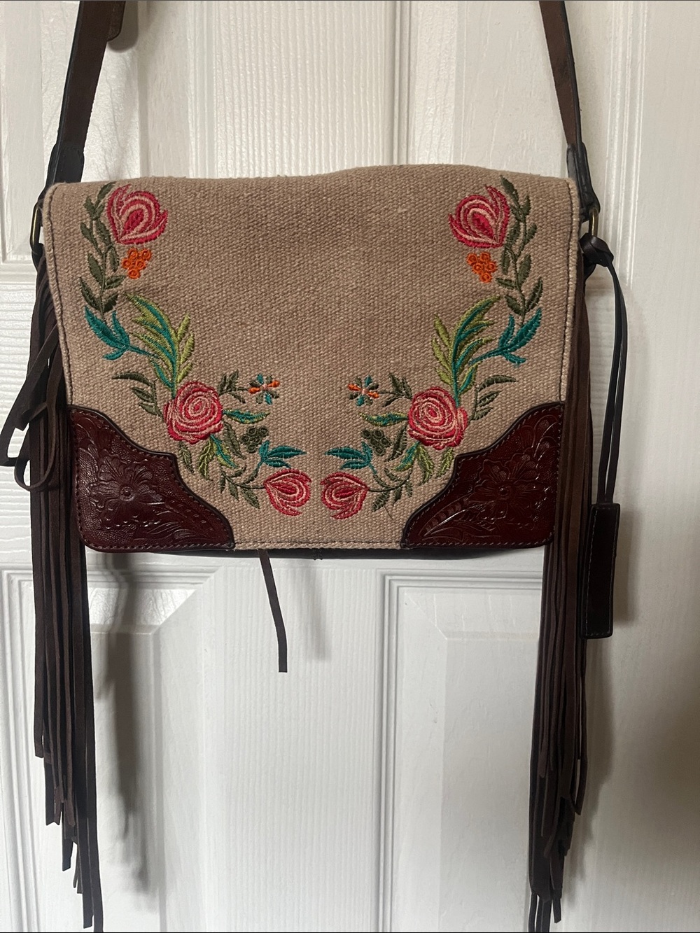 Ariat Women Audrey Beige canvasCrossbody Bag with Pink & Green Floral Embroidery